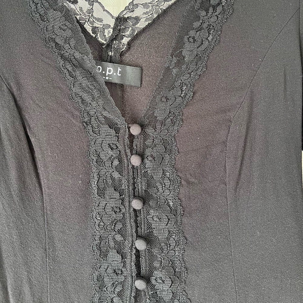 Few Moda Black Lace Trim Top - Picture 2 of 2